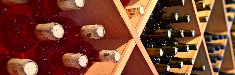 regały na wino w zabudowie